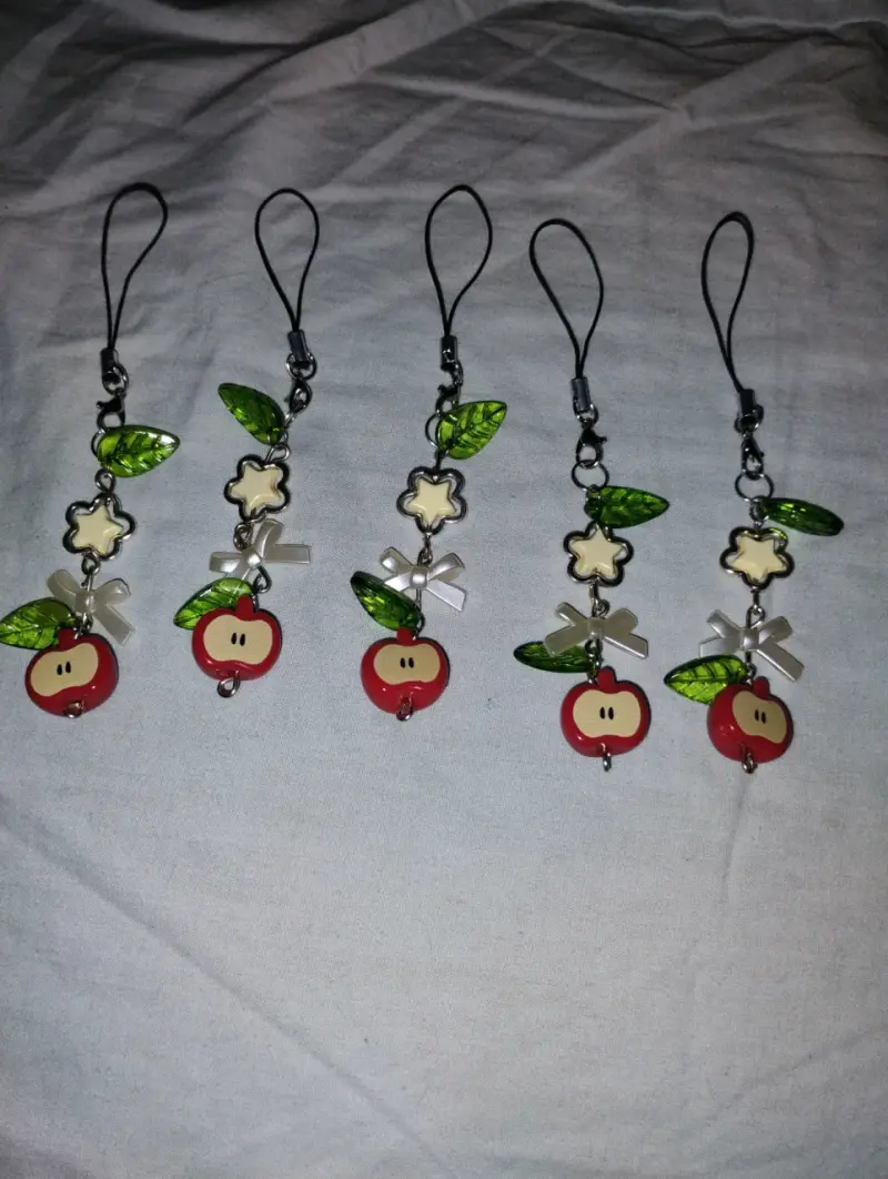 Colgante con diseño de manzana - 2