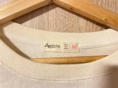 Sudadera crema  étnico - miniatura 4