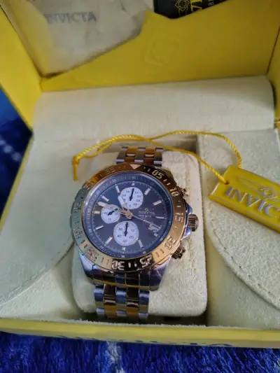 Reloj Invicta bicolor cronógrafo - miniatura 1