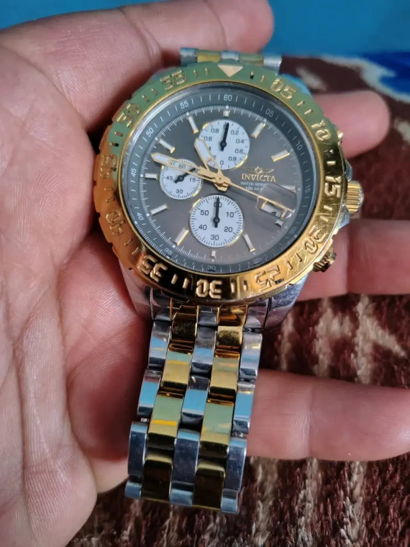 Reloj Invicta bicolor cronógrafo - 2