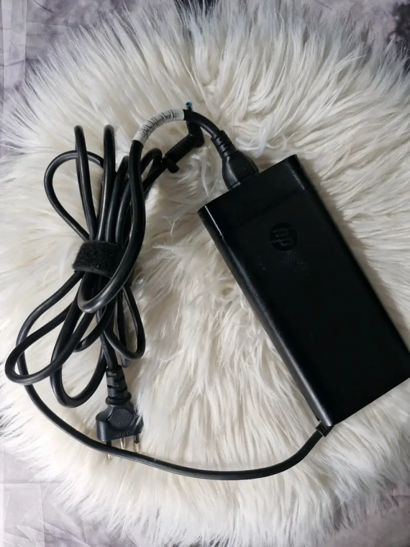 Cargador HP 200W con cable - 2