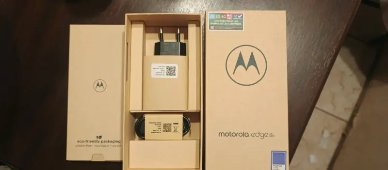 Teléfono Motorola Edge 30 Neo - 2