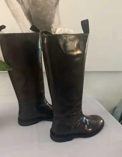 Botas de cuero negras altas - miniatura 2