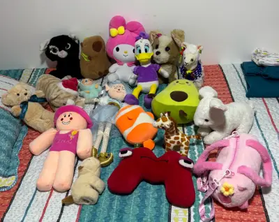Peluches variados en buen estado - miniatura 1