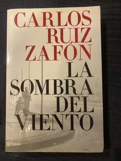 Libro 'La Sombra del Viento' de Carlos Ruiz Zafón - miniatura 1