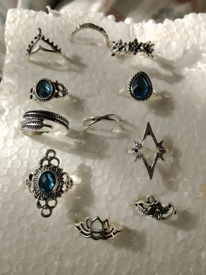 Set de anillos dorados variados - 2