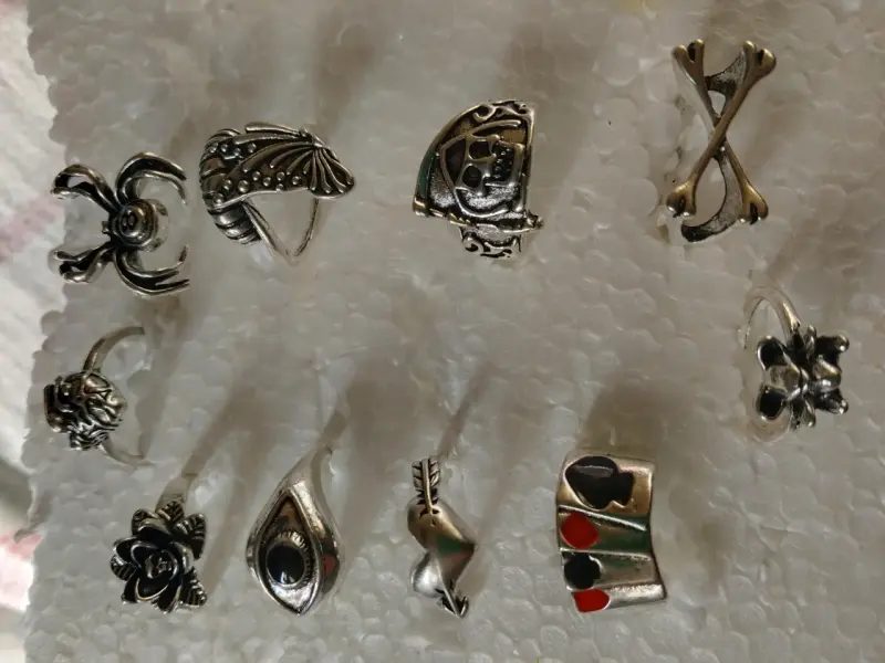 Set de anillos dorados variados - 4