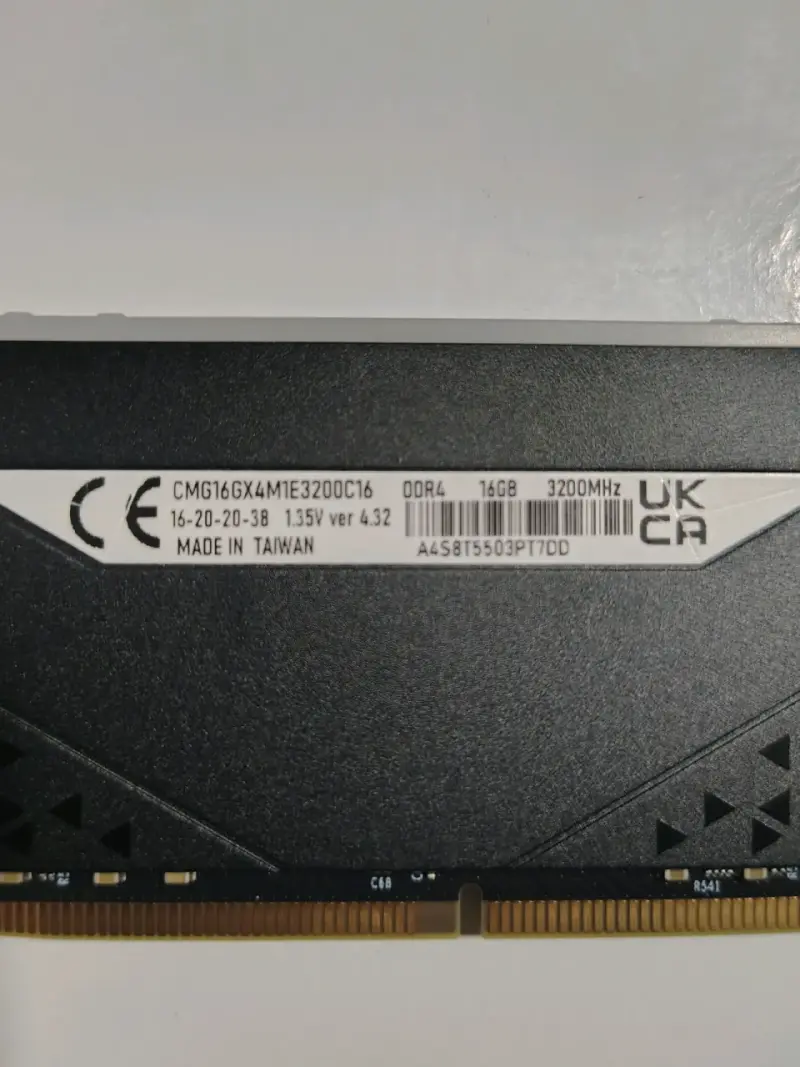 Memoria RAM Corsair Vengeance RGB 16gb - 3