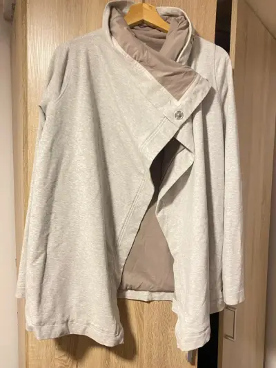 Lululemon plomo claro en buen estado - miniatura 1