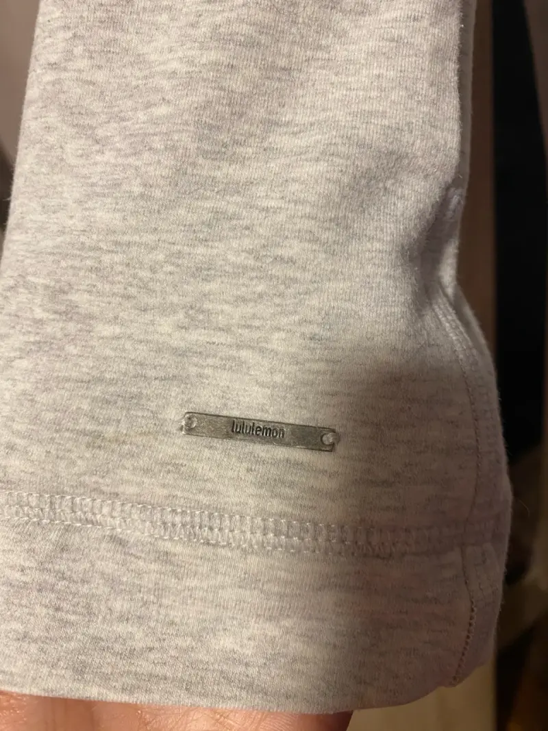 Lululemon plomo claro en buen estado - 3