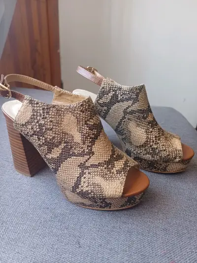 Zapatos taco alto animal print - miniatura 2
