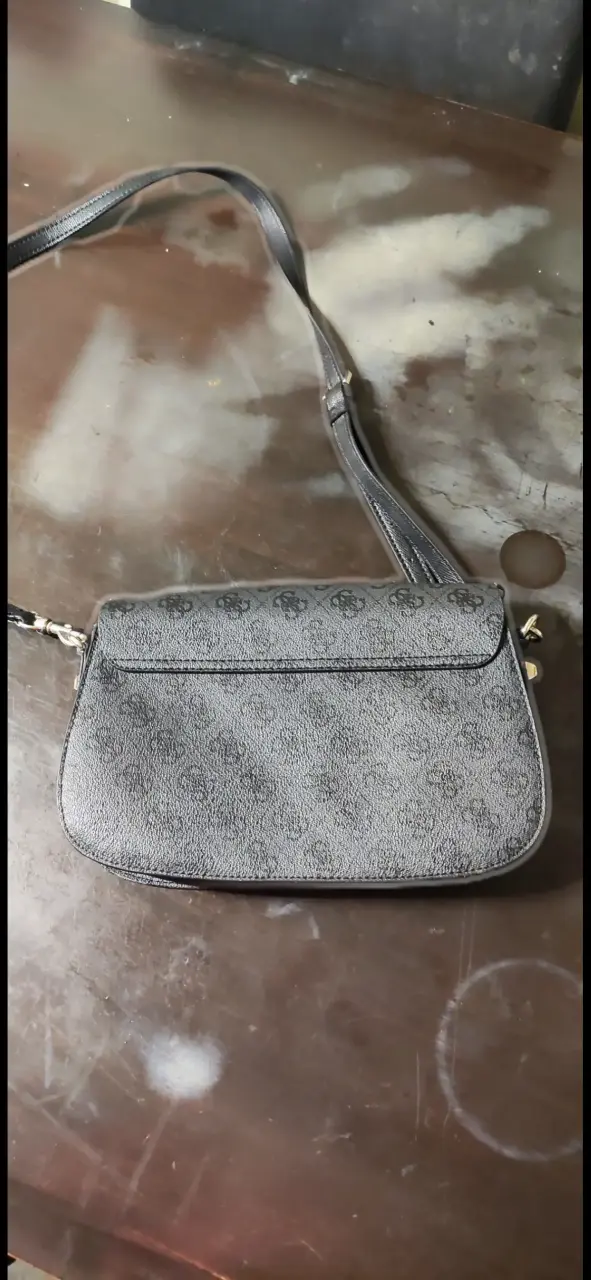 Cartera negra Guess con logo - 2
