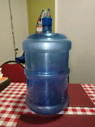 Botellón de agua 20 litros - miniatura 2