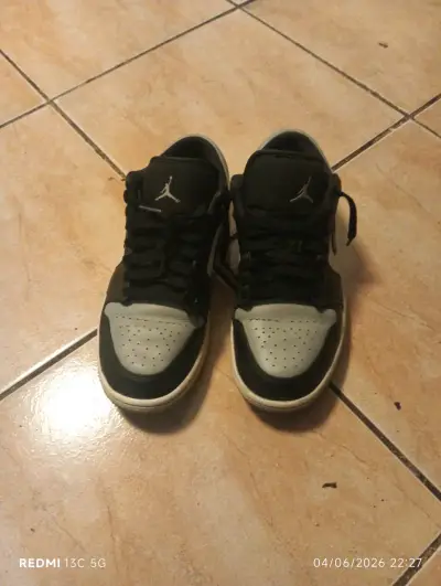 Zapatillas negras Jordan - miniatura 1