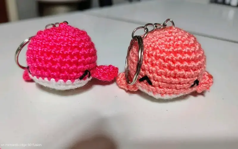 Llavero amigurumi de ballenas