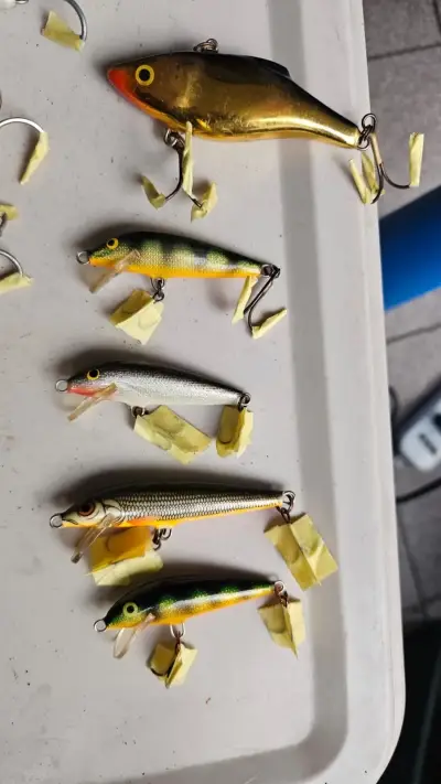 Set de señuelos de pesca variados - miniatura 3