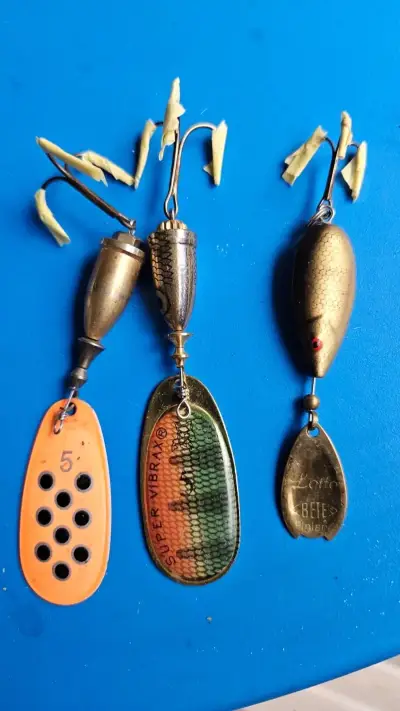 Set de señuelos de pesca variados - miniatura 6