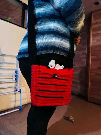 Cartera tejida roja artesanal - miniatura 4