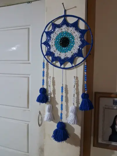 Atrapasueños tejido azul y blanco - miniatura 1