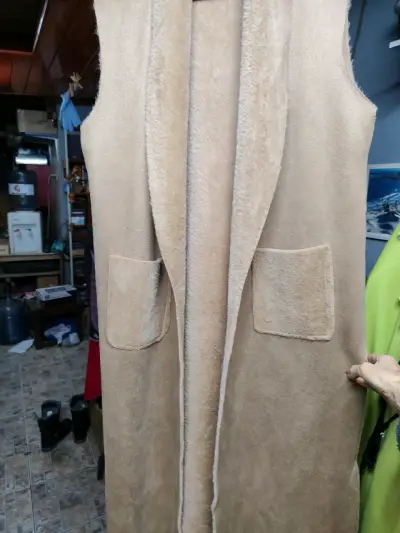 Chaleco largo beige con bolsillos - miniatura 1
