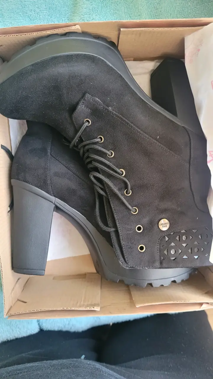 Botines negros con taco alto - 4
