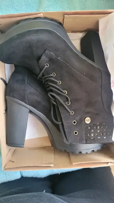 Botines negros con taco alto - miniatura 4