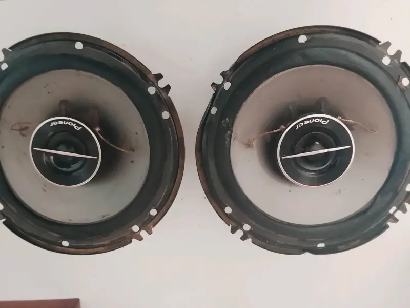 Parlantes Pioneer 250W usados - 3