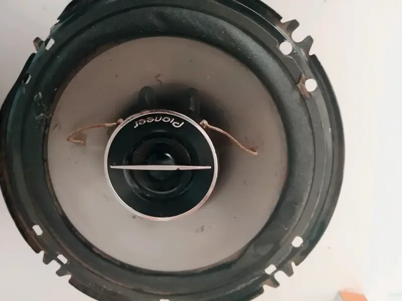 Parlantes Pioneer 250W usados - 4