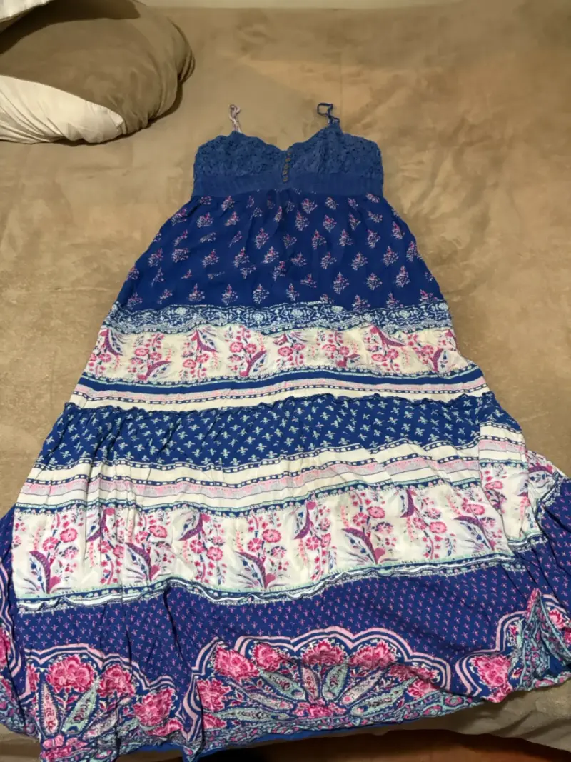 Vestido azul con encaje floral talla L - 3