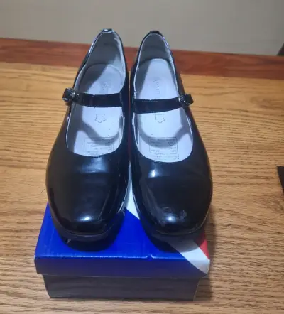 Zapatos de charol negros - miniatura 1
