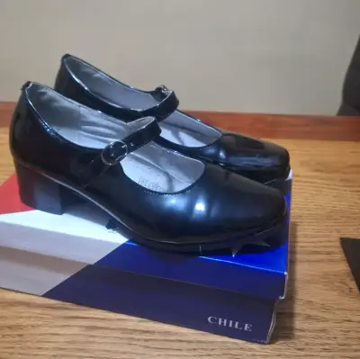 Zapatos de charol negros - miniatura 3