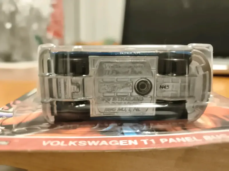 Hot Wheels Volkswagen T1 Panel Bus - 3