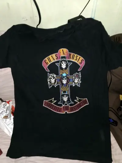 Polera negra metal - miniatura 2