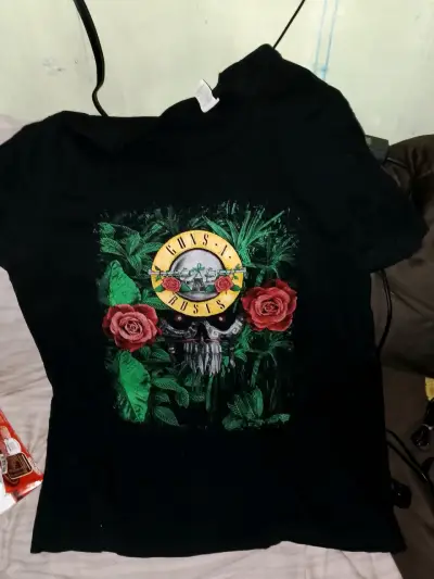 Polera negra metal - miniatura 3