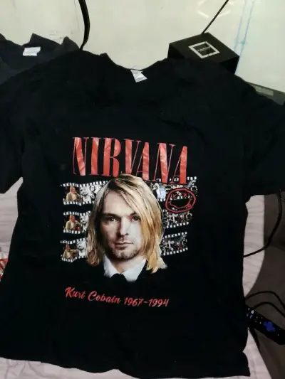 Polera negra metal - miniatura 4
