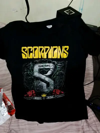 Polera negra metal - miniatura 6