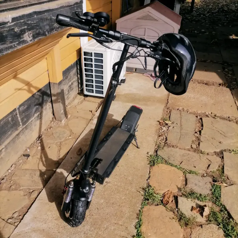 Scooter eléctrico negro - 1