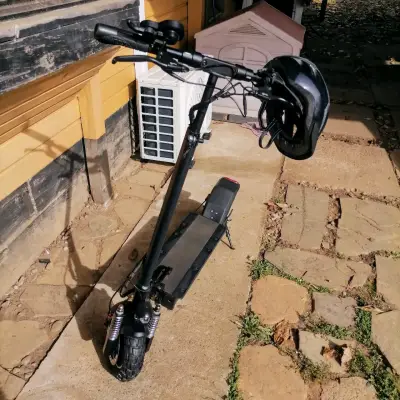 Scooter eléctrico negro - miniatura 1