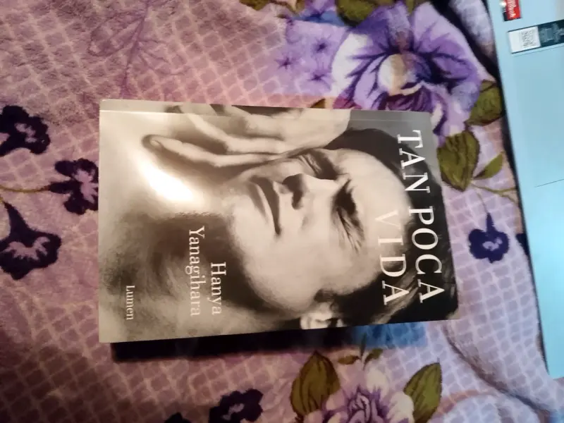 Libro 'Tan poca vida' - 1