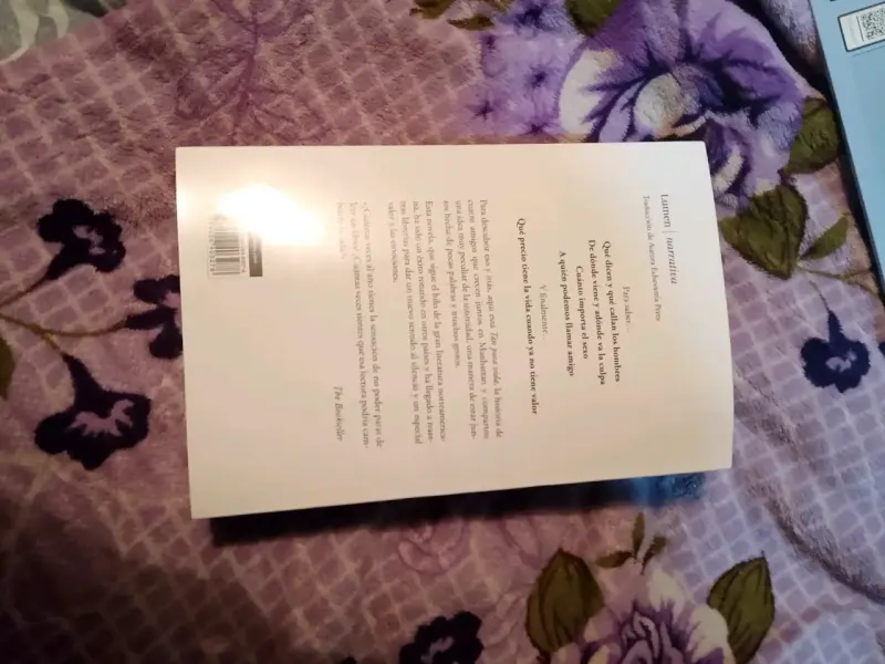 Libro 'Tan poca vida' - 2