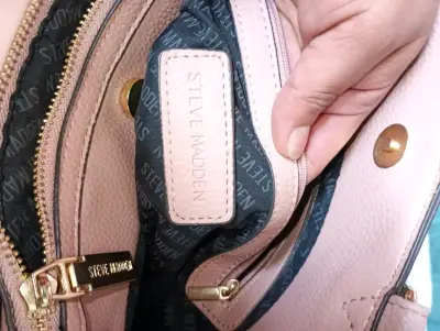Cartera beige con compartimentos - miniatura 3