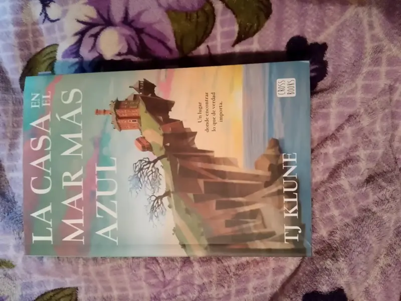 Libro 'La casa en el mar más azul' - 1