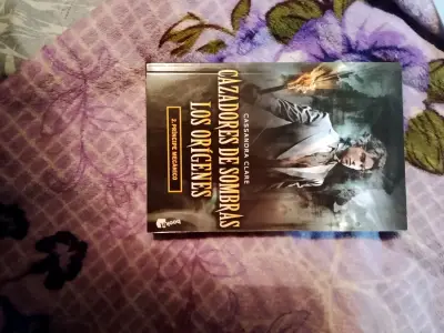 Libro Cazadores de Sombras - miniatura 3
