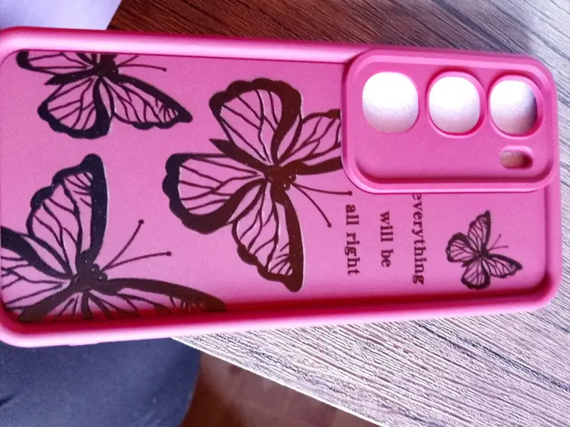 Carcasa rosa para celular con mariposas - 1