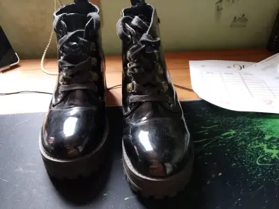 Bototos negros brillantes - miniatura 1