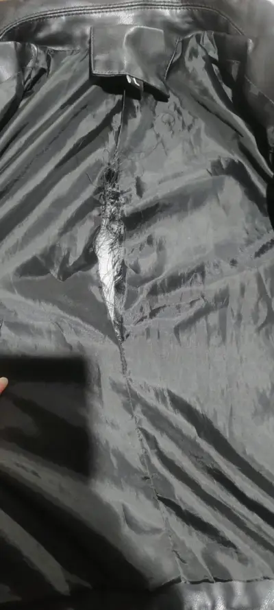 Chaqueta negra de cuero talla L - miniatura 2