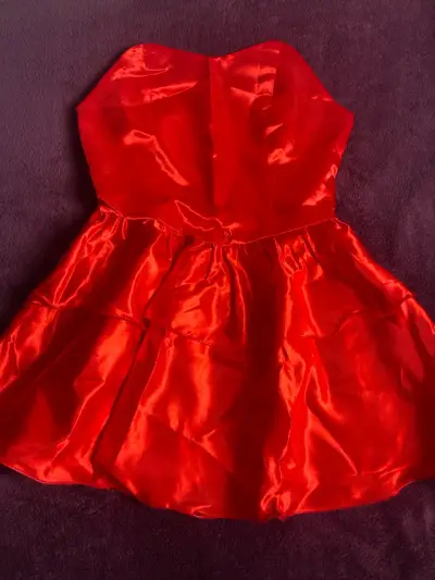 Disfraz rojo con accesorios - miniatura 2