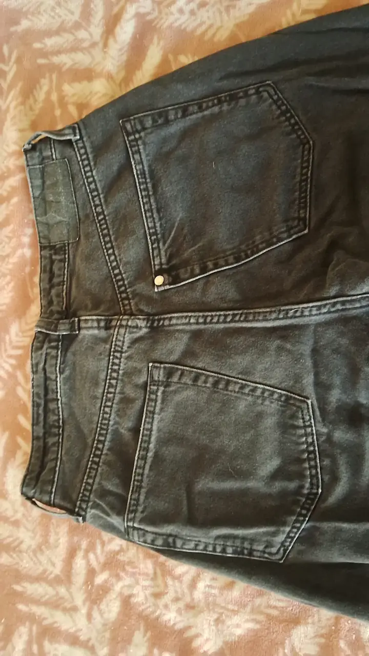 Jeans negros clásicos - 4