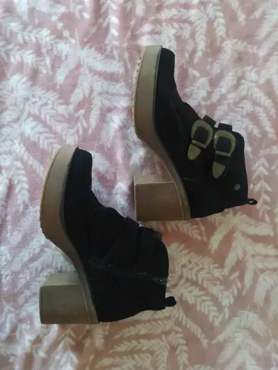 Botines negros con plataforma - miniatura 1