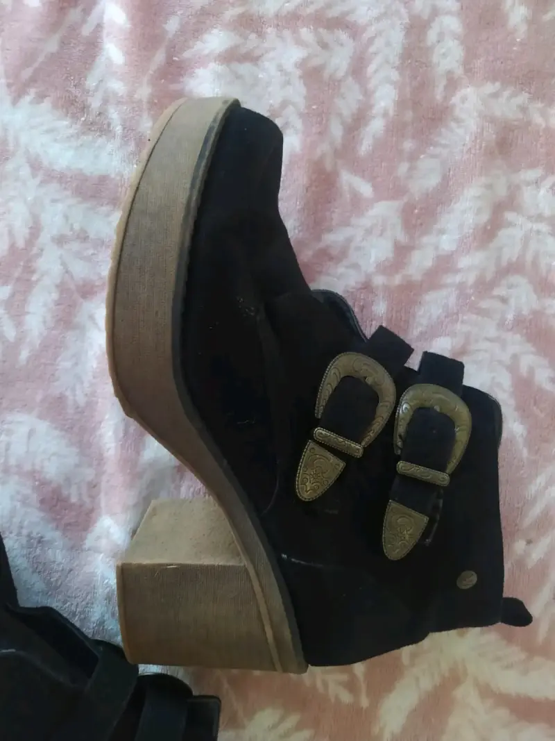 Botines negros con plataforma - 2